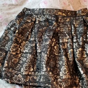 Society plus mini skirt black and gold